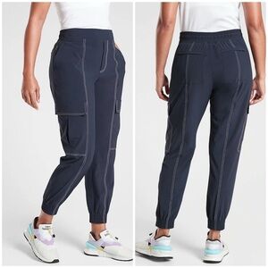 Athleta Chelsea Utility Jogger Pants In Navy Blue & White Stitching Size 8 GUC